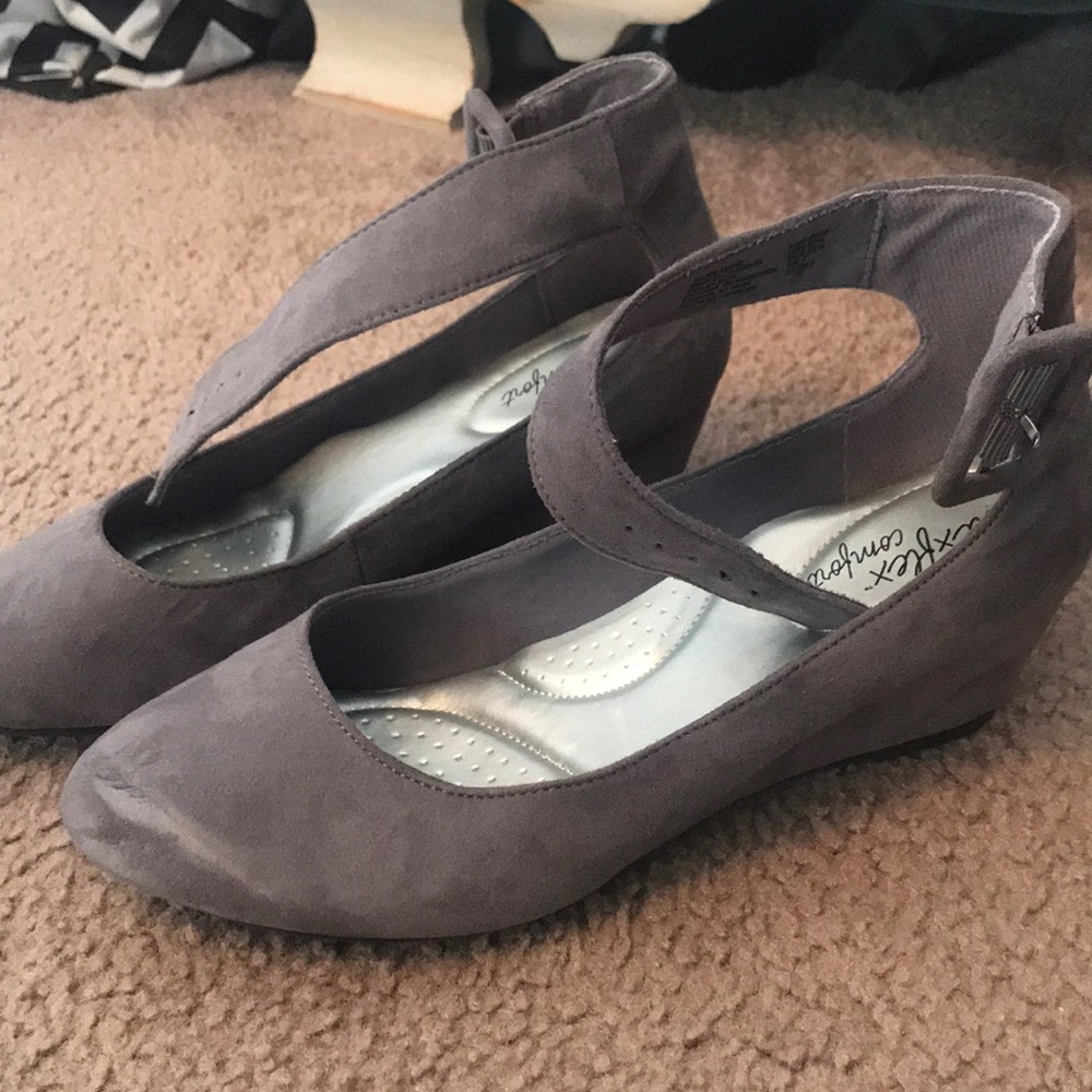 Grey wedges.